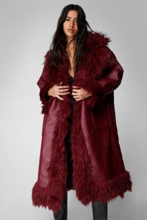 Kabáty Nasty Gal Faux Læder Shearling Fur Trim Longline Afghan Vínové | CZ 6390-RETWN