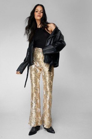 Kalhoty Nasty Gal Petite Metallic Moon Sequin Flare Zlaté | CZ 4389-AZPWM