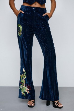 Kalhoty Nasty Gal Premium Embroidered Velvet Flare Tmavě Blankyt | CZ 8469-ZLWAH