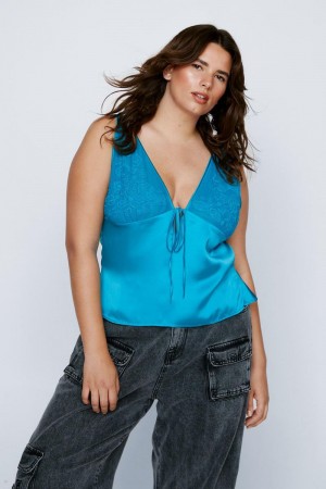 Topy Nasty Gal Plus Velikost Krajkové Detail Satin Camisole Blankyt | CZ 5961-JOIYM