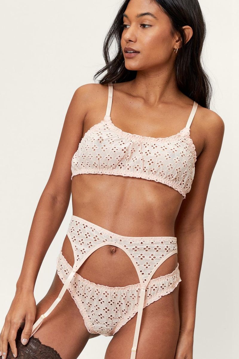 Sady Nasty Gal Eyelet 3pc Suspender Bralette Lingerie Koralove | CZ 6481-WHFMN