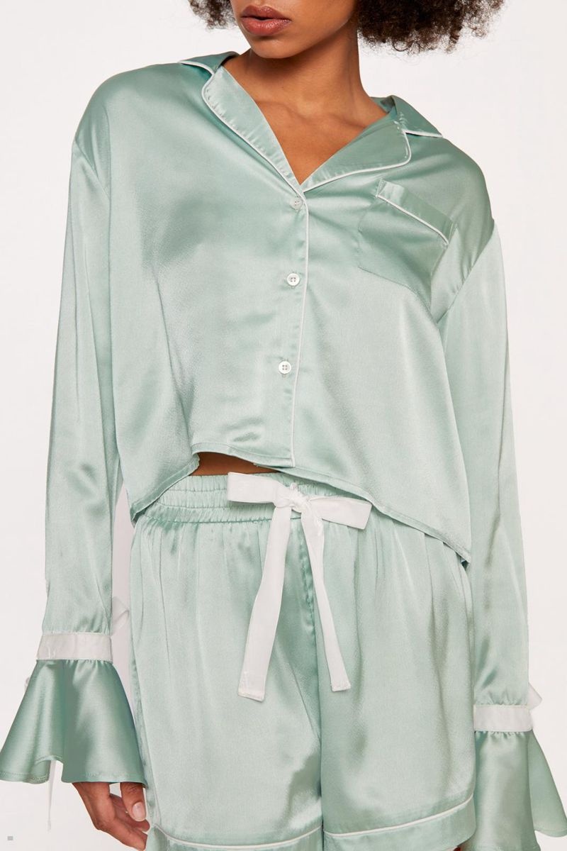 Sady Nasty Gal Satin Contrast Velvet Tie Cuff Pyjama And Shorts Olivy Zelené | CZ 7203-XCKHE