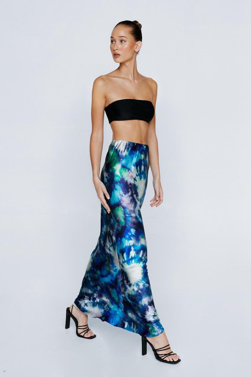 Sukně Nasty Gal Petite Tie Dye Printed Satin Bias Maxi Zelene | CZ 8452-RJMKP