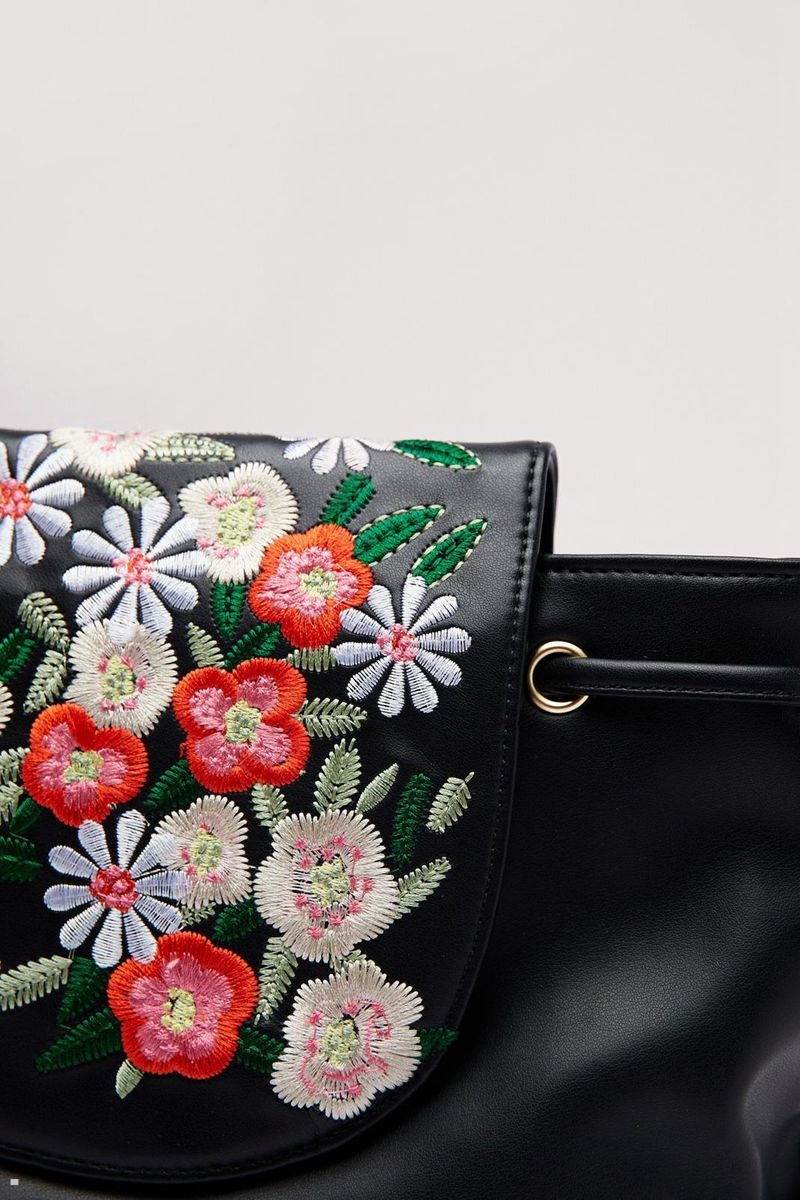 Tašky Nasty Gal Floral Embriodery & Studded Backpack Černé | CZ 7463-RPAVM