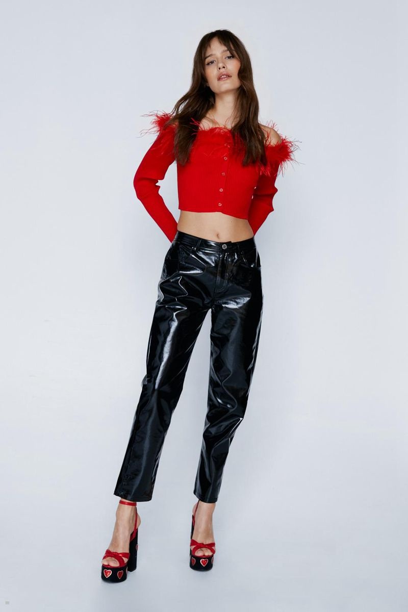 Topy Nasty Gal Feather Trim Button Front Pletené Off The Shoulder Červené | CZ 4907-ATVNU