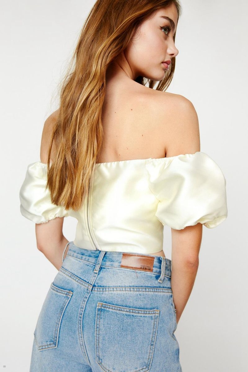 Topy Nasty Gal Pleat Detail Off The Shoulder Structured Satin Bílé | CZ 0528-ZESWB